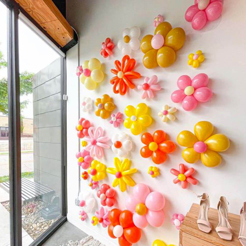 ballons fleurs mur
