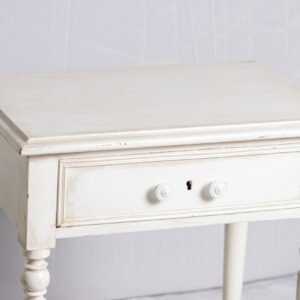 petit bureau blanc